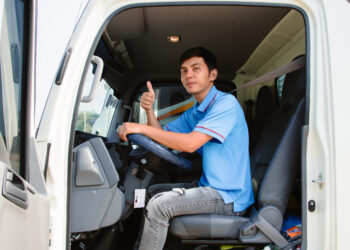 TUÂN THỦ NGHIÊM CÁC QUY ĐỊNH VỀ LUẬT GIAO THÔNG